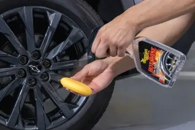 Meguiar’s Hot Shine High Gloss Tire Spray - Image 4
